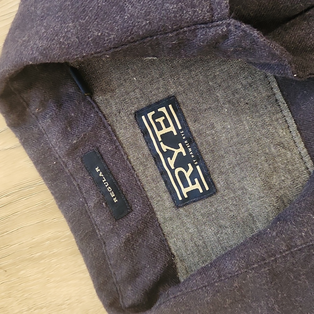 Button down - Picture 2 of 2